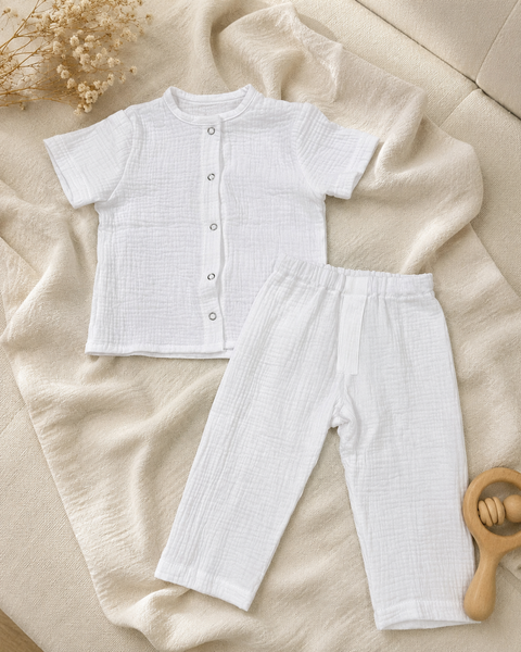 Set din muselină Pampy &mdash; bluziță cu m&acirc;necă scurtă + pantalonași Set din muselină Pampy &mdash; bluziță cu m&acirc;necă scurtă + pantalonași foto